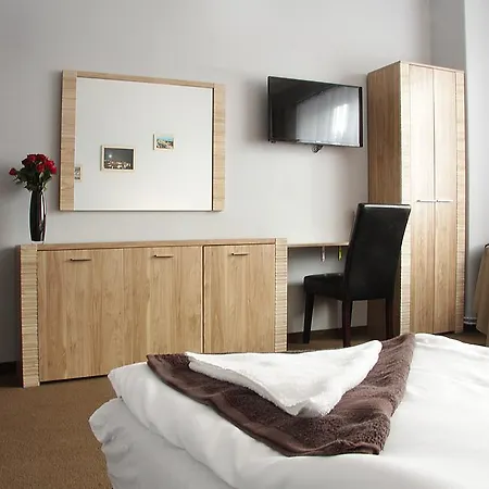 בית אירוח Rest- Z Lazienkami גדינייה