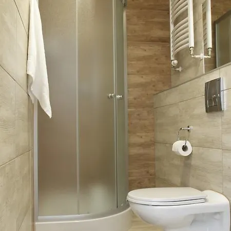 Rest- Z Lazienkami גדינייה