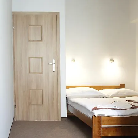 בית אירוח Rest- Z Lazienkami גדינייה