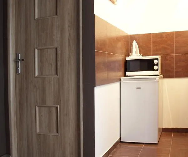 Rest- Z Lazienkami Homestay *